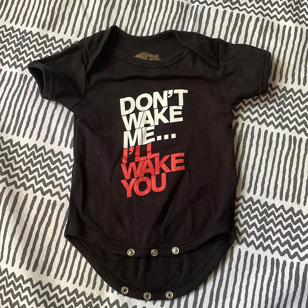 Black onesie funny “don’t wake me…I’ll wake you” for baby EUC